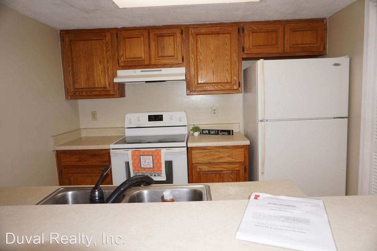 7667 Jana Ln S - Photo 3 of 10