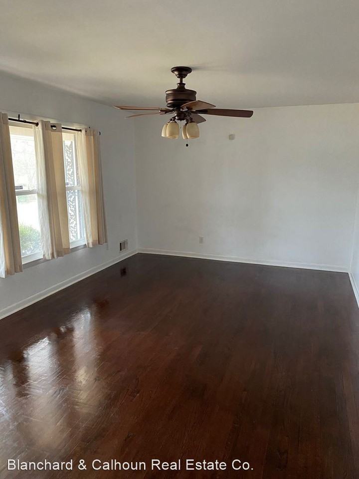 1421 Hickman Rd - Photo 2 of 8