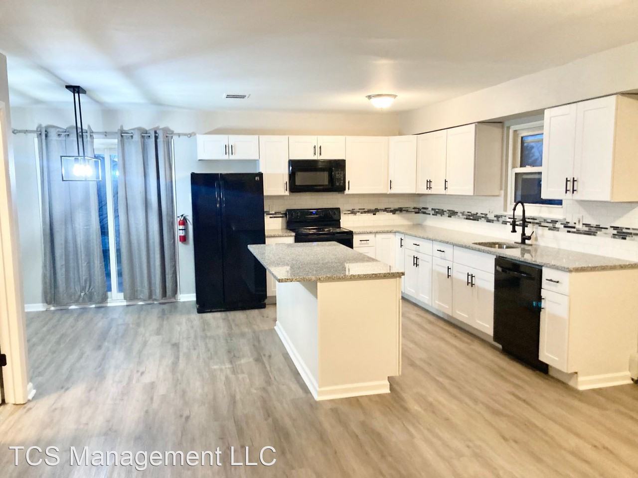 1101 Walnut Ridge Est - Photo 2 of 11