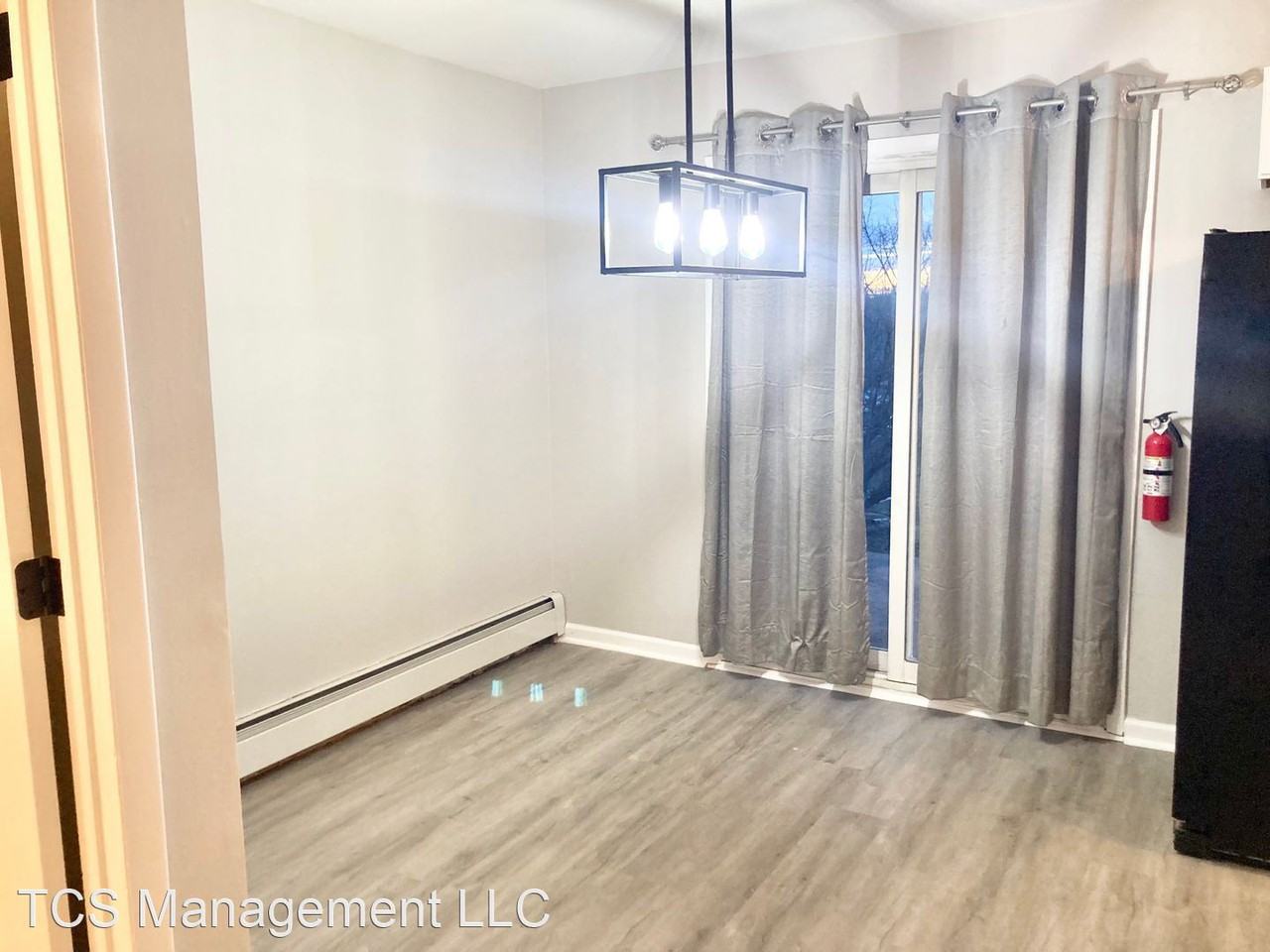 1101 Walnut Ridge Est - Photo 3 of 11