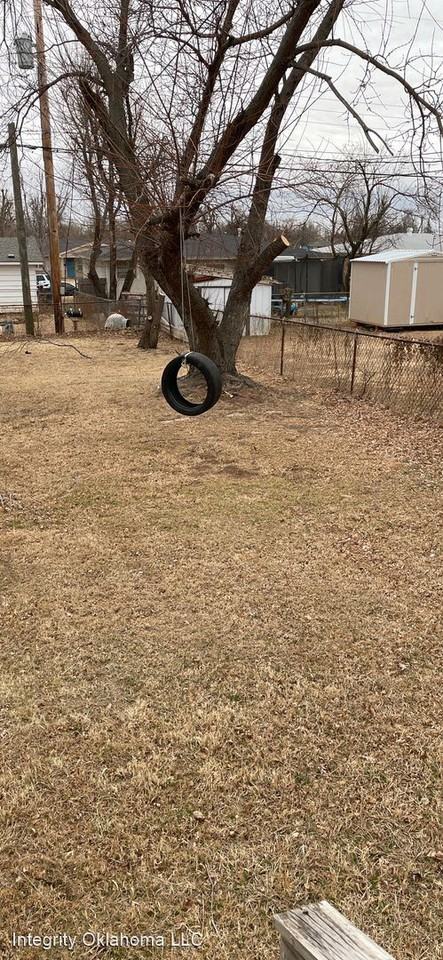 3208 Sw 49th St - Photo 3 of 15