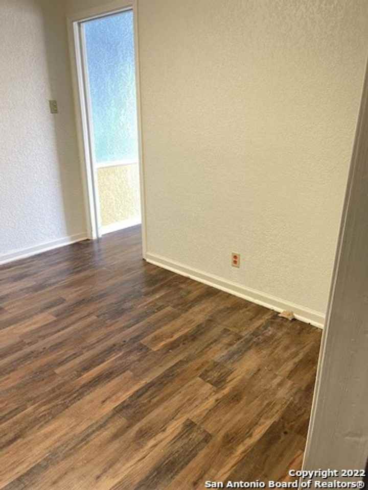 16845 Blanco Rd - Photo 3 of 8