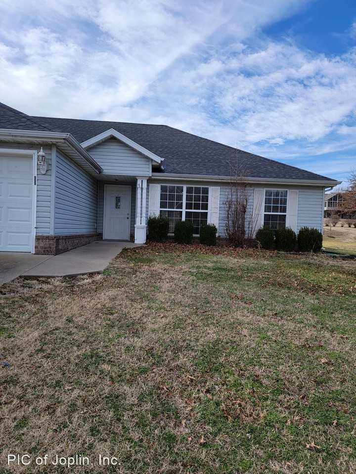 Country Club Drive - 2202 Magnolia Lane - Photo 2 of 22