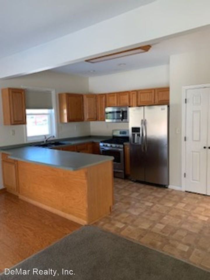 68 Roche Way - Photo 2 of 15