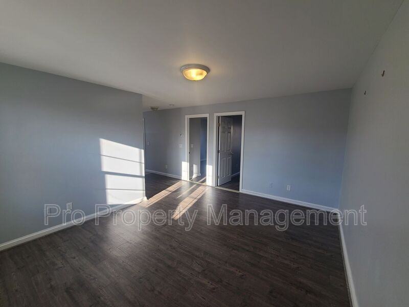 129 Railroad St - Photo 4 of 16