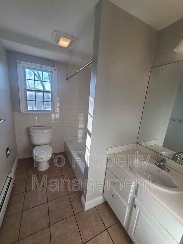 129 Railroad St - Photo 7 of 16