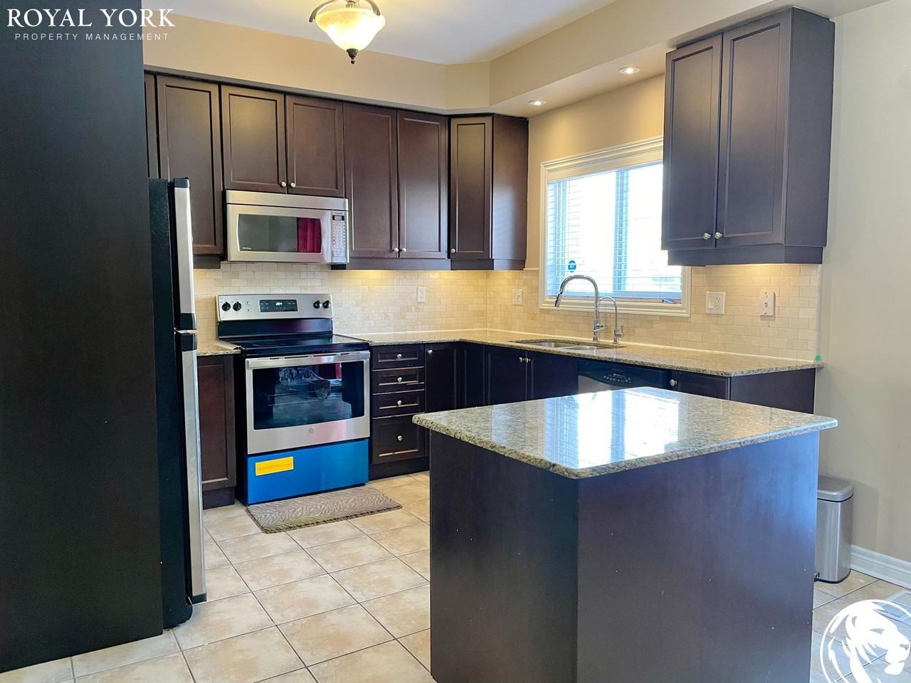 2453 Grand Oak Trail - Photo 2 of 18