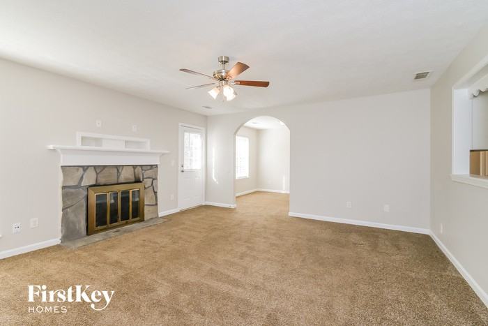 1030 Park St - Photo 3 of 15