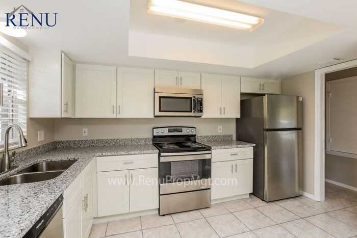 1822 Jasper Dr - Photo 3 of 17