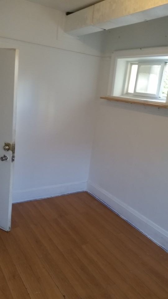 147 Dundas Street East #4 - Photo 2 of 3