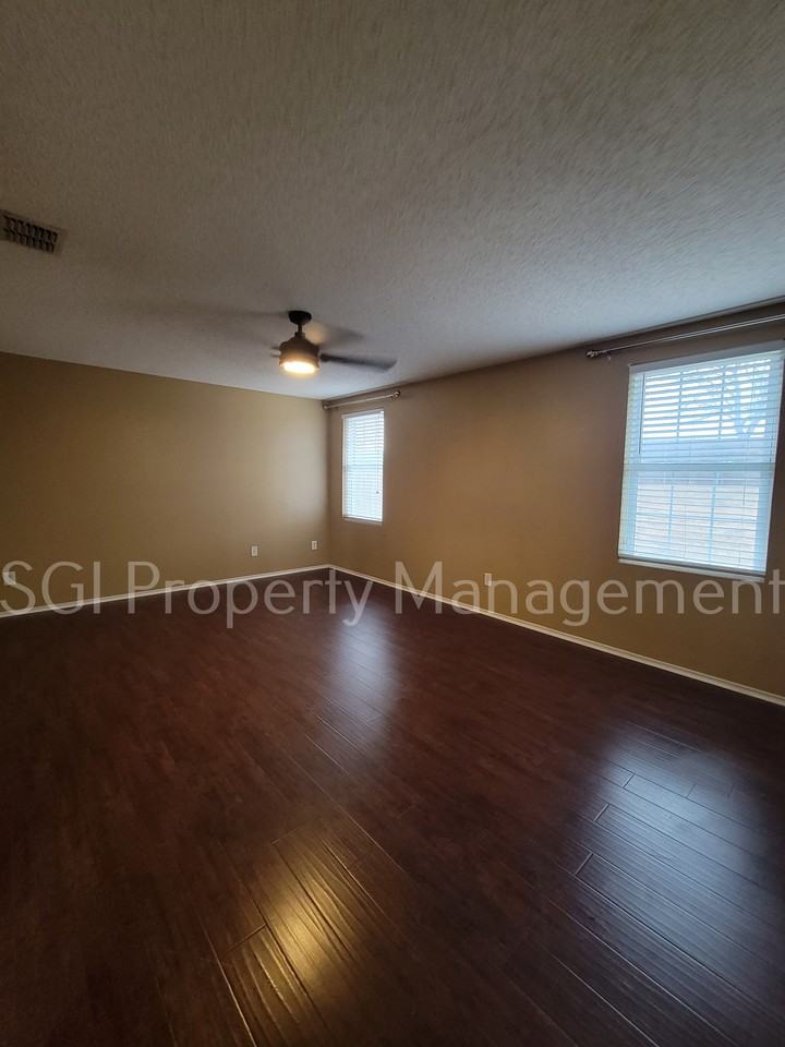 808 Bessemer Dr - Photo 2 of 8