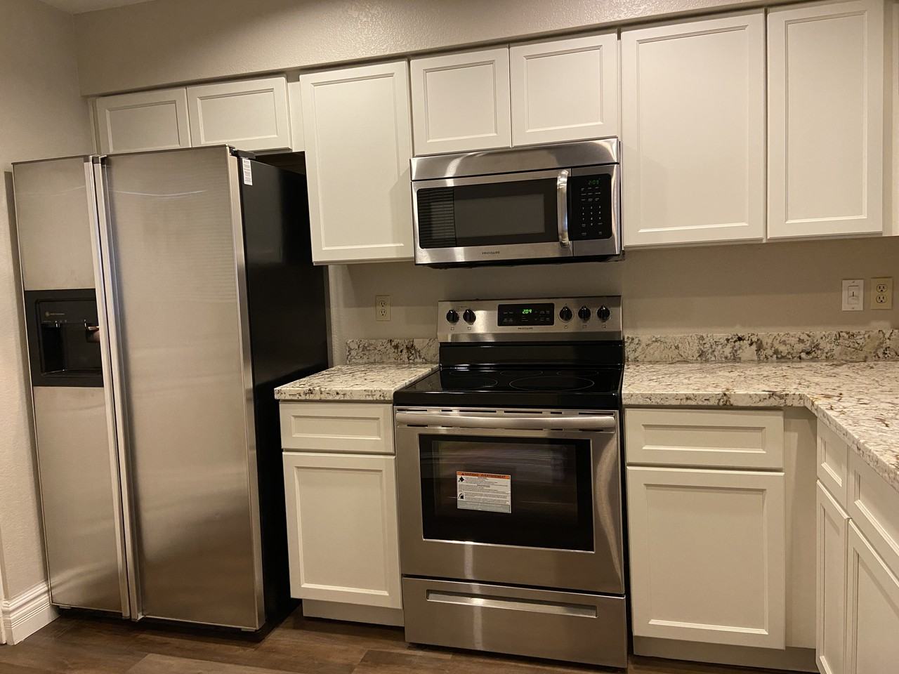 1432 N Dorsey Ln - Photo 3 of 15