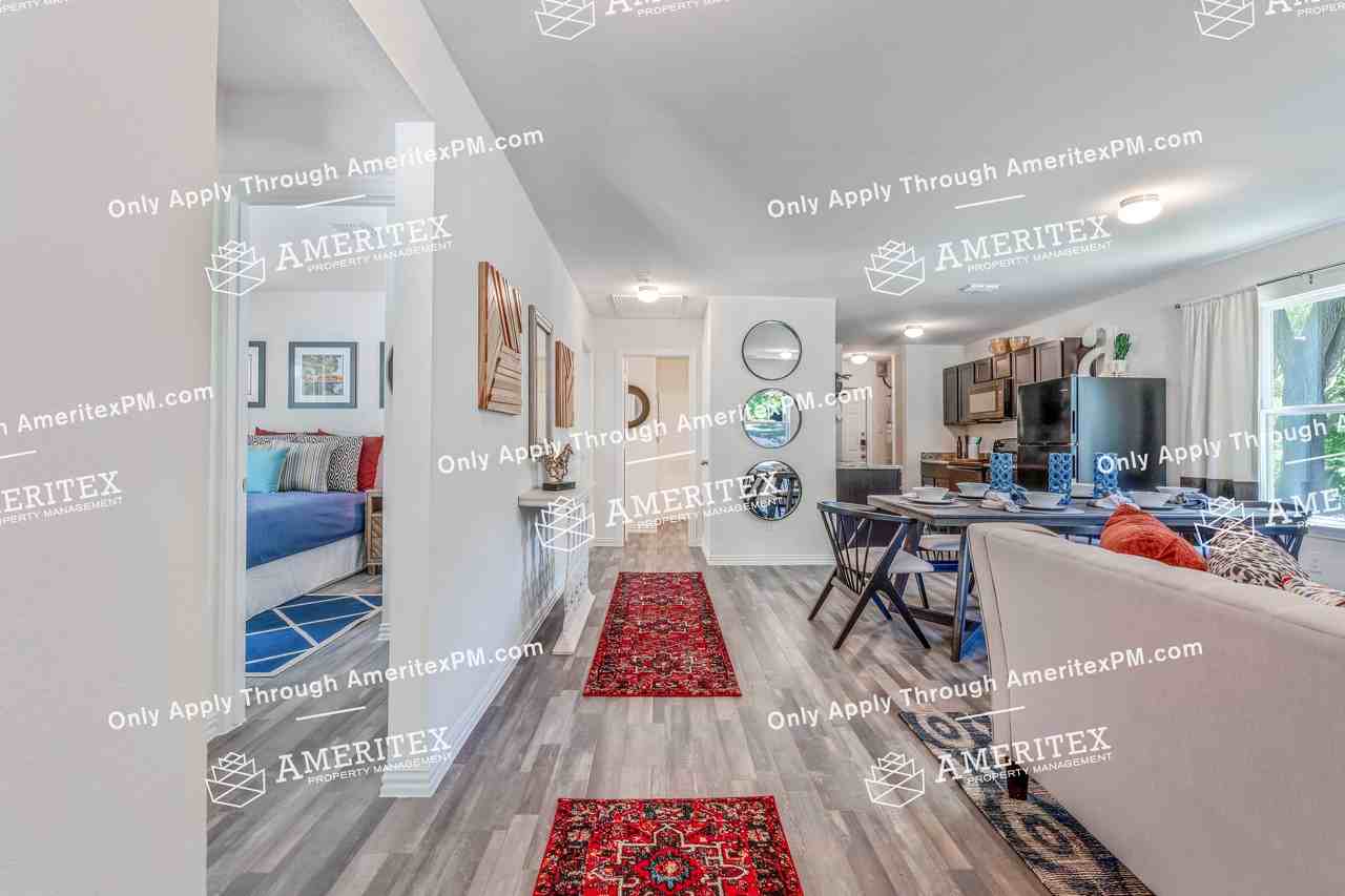 423 Armstrong St - Photo 2 of 6