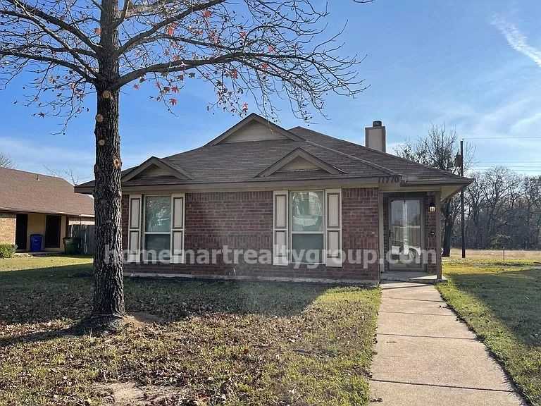 11710 Hickory Garden Dr - Photo 2 of 17