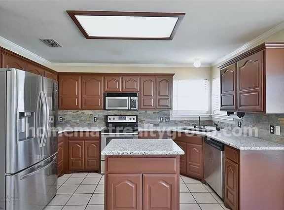 3150 Beacon Hill Rd - Photo 3 of 21