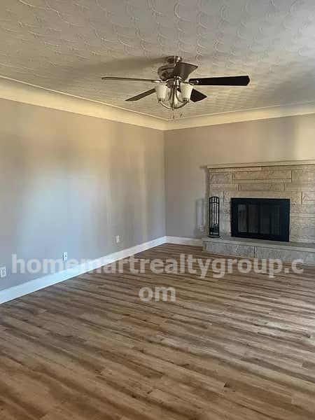 126 Hampton Dr - Photo 2 of 13
