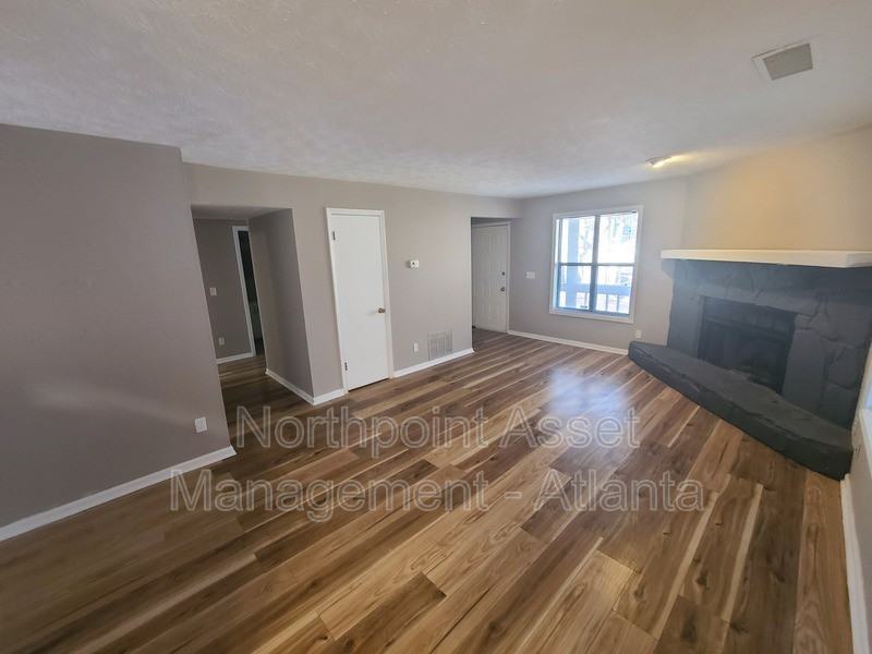 2887 Lakemont Dr Sw #2887 - Photo 2 of 9