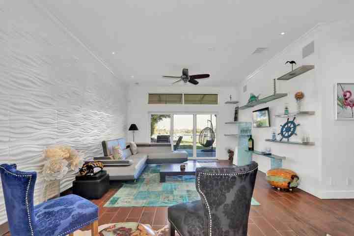 16334 Port Dickinson Dr - Photo 3 of 21