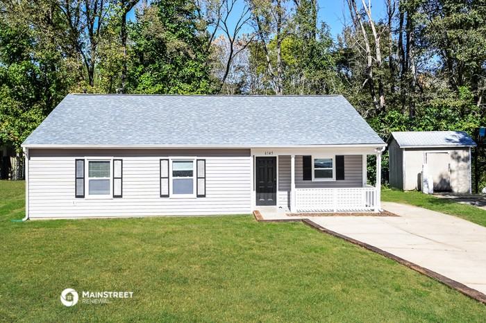 6145 Loch Arbor Ln - Photo 2 of 17