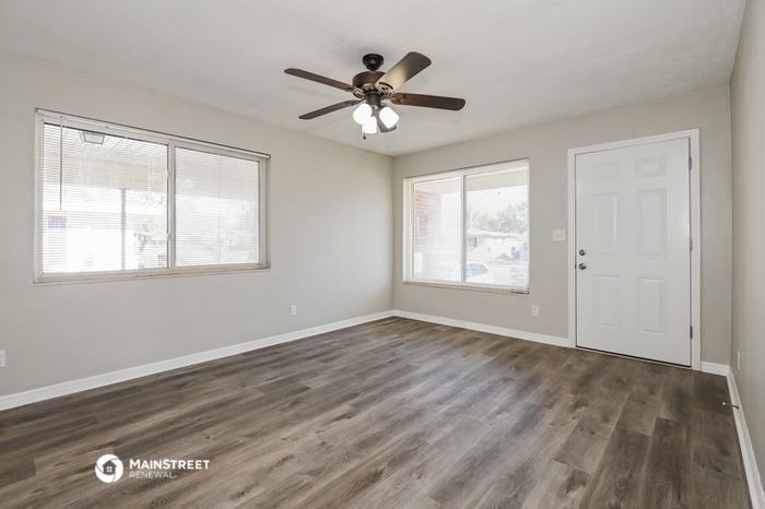 4602 Anvers Blvd - Photo 3 of 16