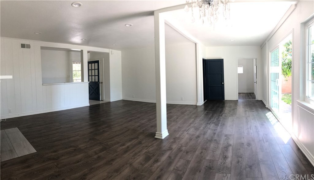 619 North Hawthorn Street - Photo 2 of 30