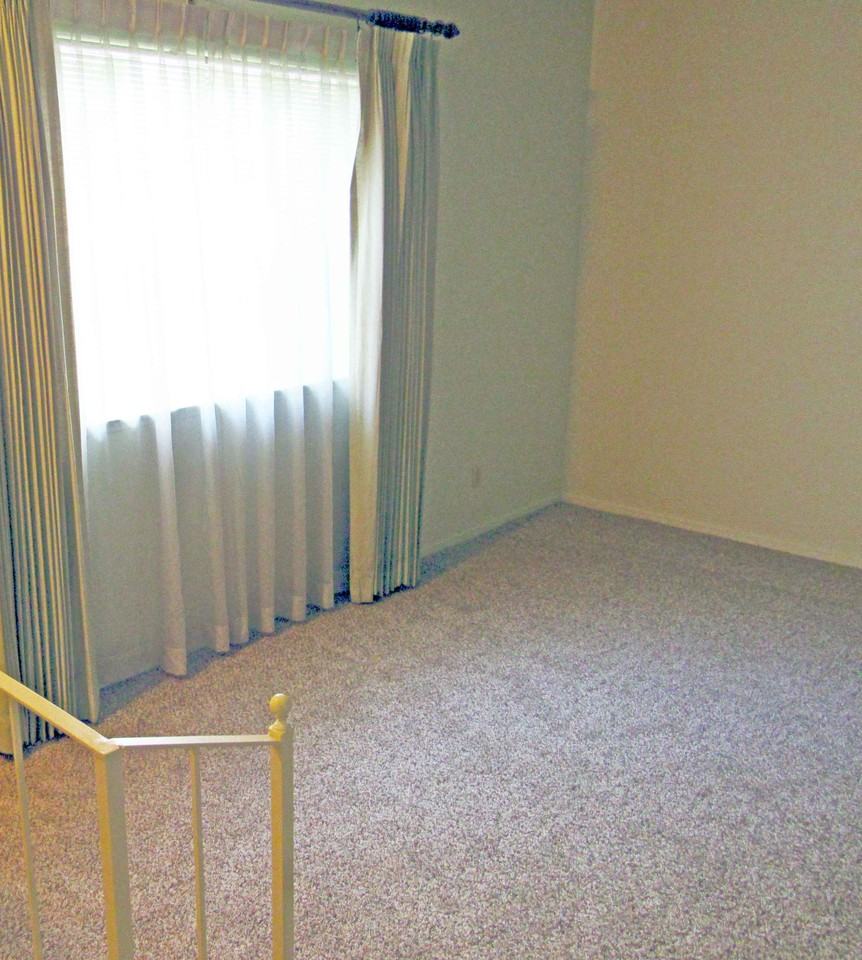 1588 E Magill Ave - Photo 2 of 8