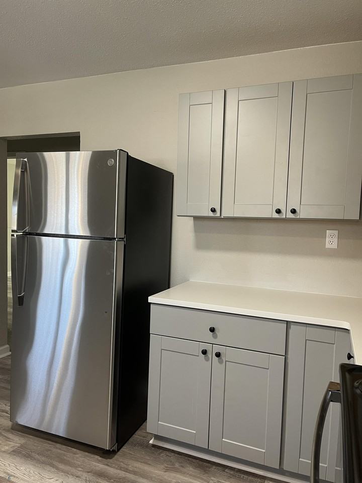 1052 E 5th St #1052 - Photo 3 of 20