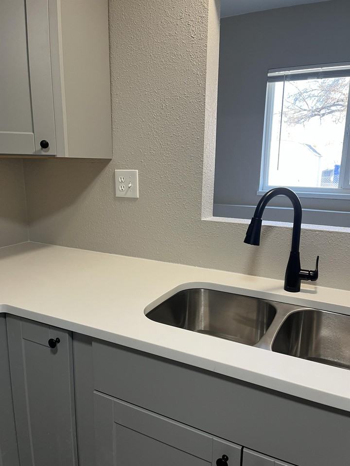 1052 E 5th St #1052 - Photo 4 of 20