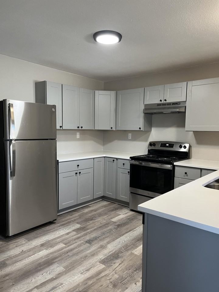 1052 E 5th St #1052 - Photo 7 of 20