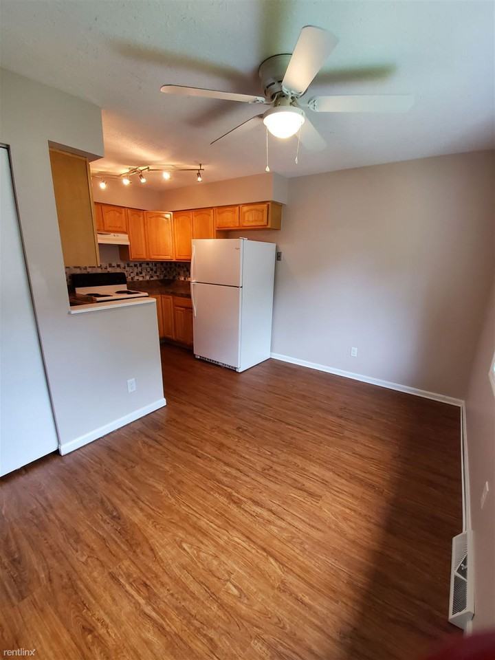 720 Paulus Dr - Photo 2 of 10