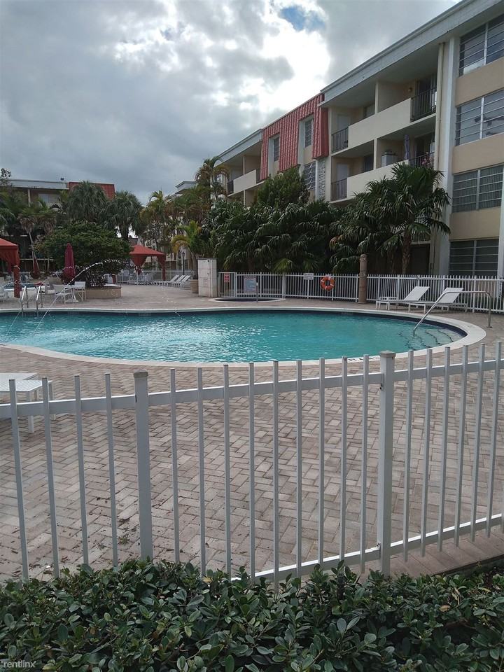 9357 SW 77th Ave - Photo 2 of 4