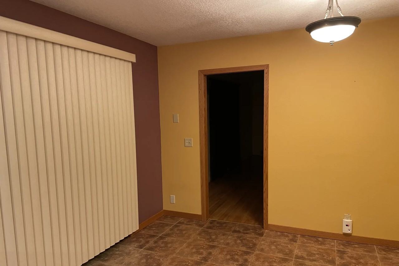 202 120th St - Photo 2 of 17