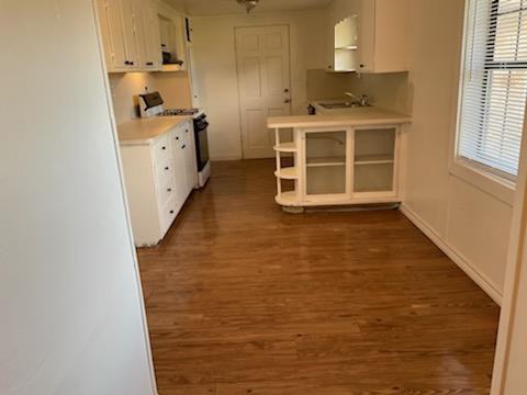 2864 Manning St - Photo 2 of 9