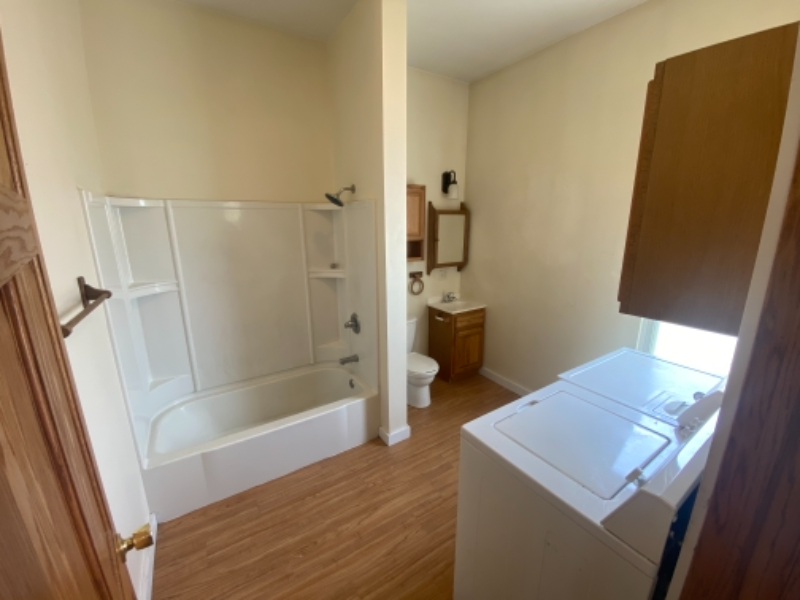 210 3rd St Sw - Photo 3 of 11