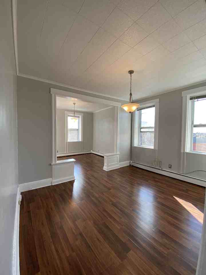 6301 Broadway #5 - Photo 3 of 12