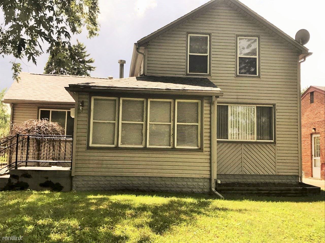 22700 Socia St, Saint Clair Shores, MI 48082 2 Bedroom Apartment for