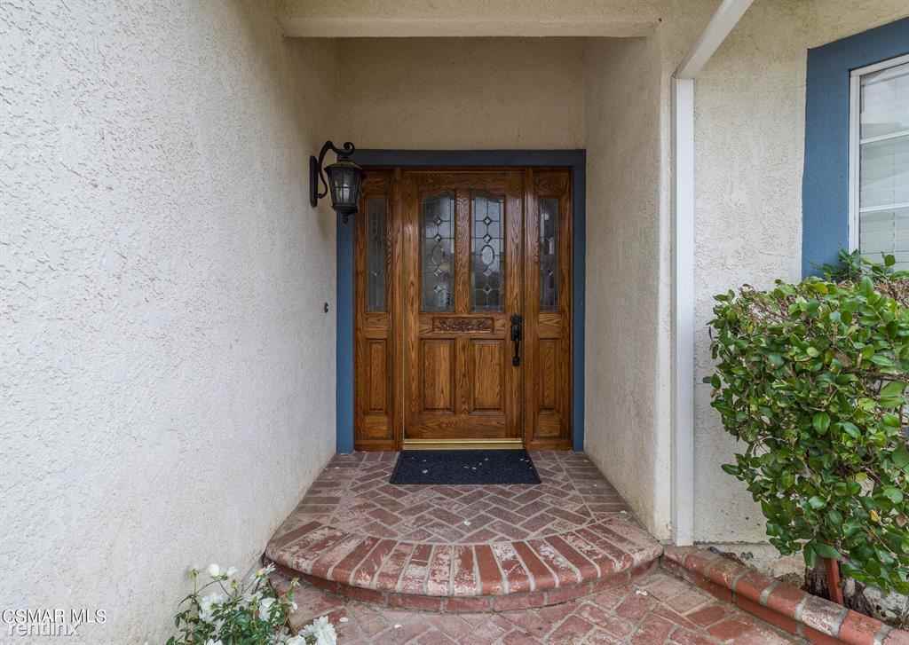 382 Rockedge Dr - Photo 3 of 7