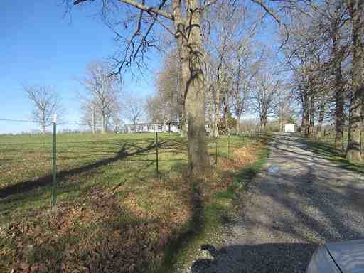 2606 N Farm Rd 241 - Photo 3 of 23