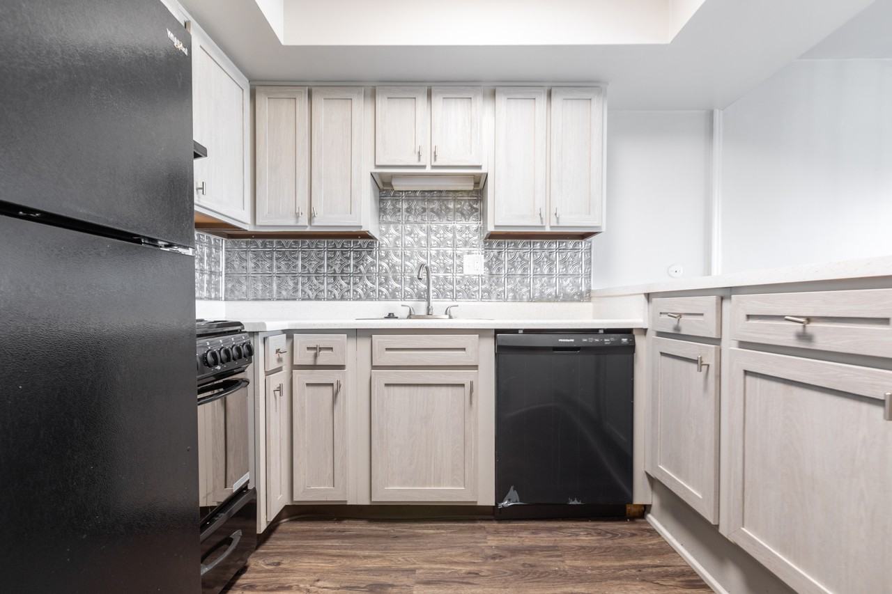 Prime W Apartments - Photo 6 of 134