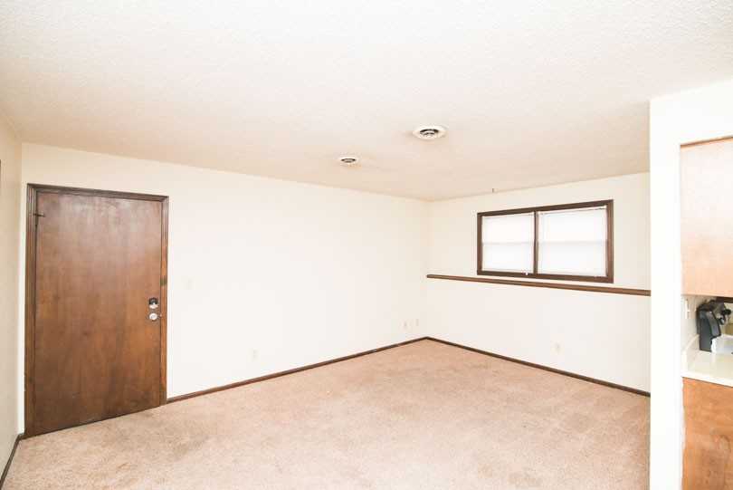 1204 Hillcrest Rd #2 - Photo 3 of 14