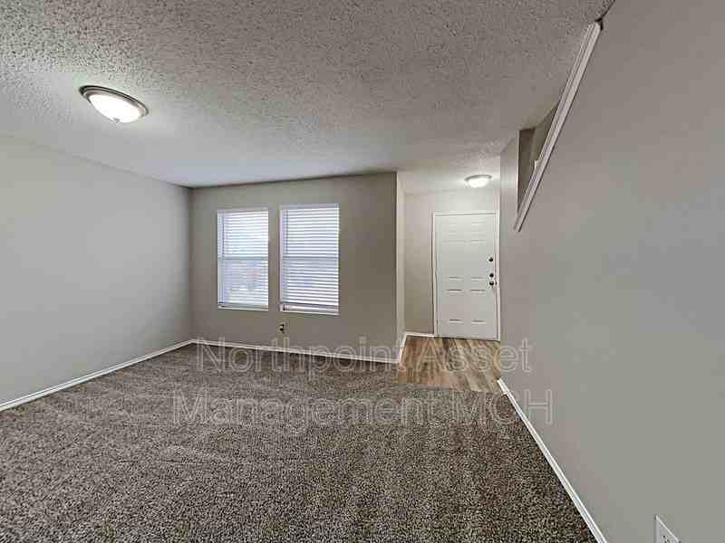 2213 Plum Ct - Photo 2 of 22