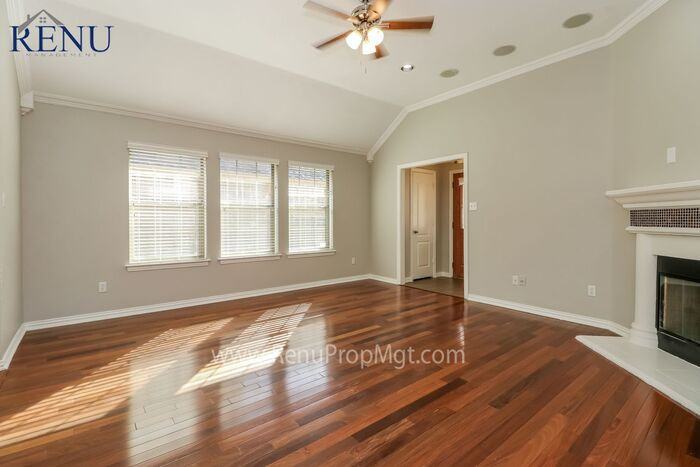 9021 Racquet Club Dr - Photo 3 of 17