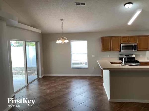 232 Ronaldale Ave - Photo 3 of 11