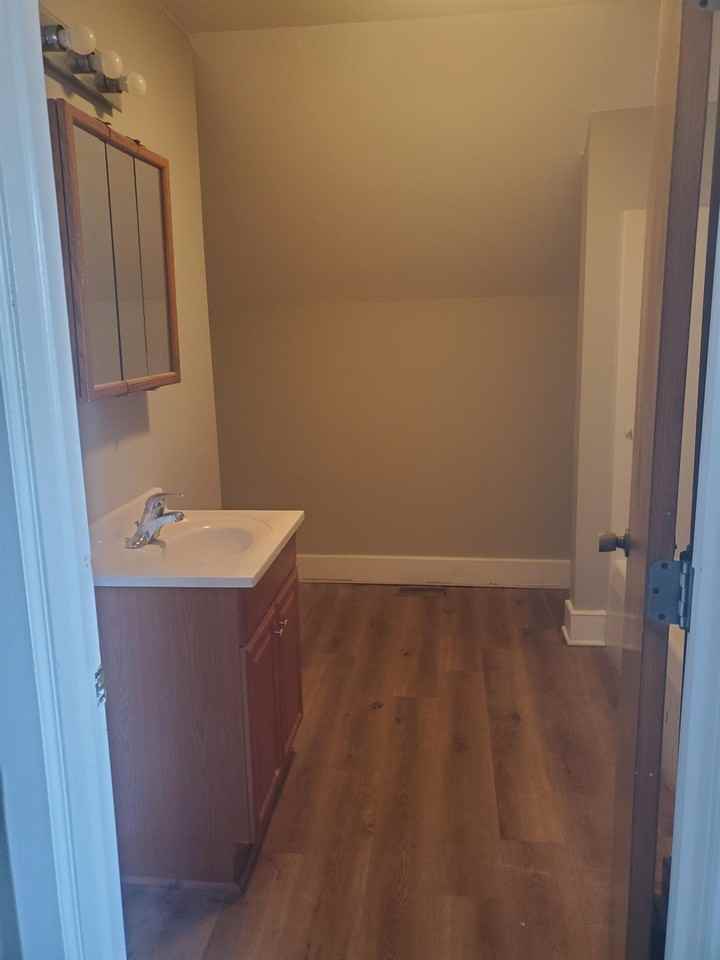 5811 21st Ave - Photo 2 of 4