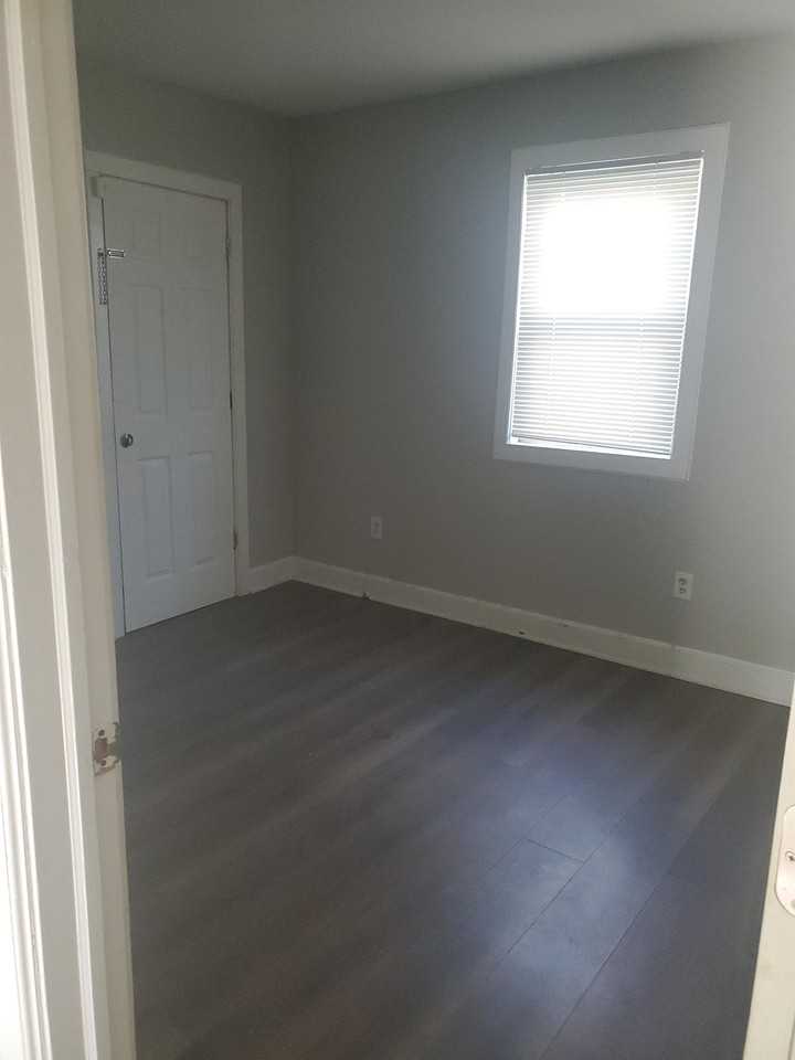 5811 21st Ave - Photo 3 of 4