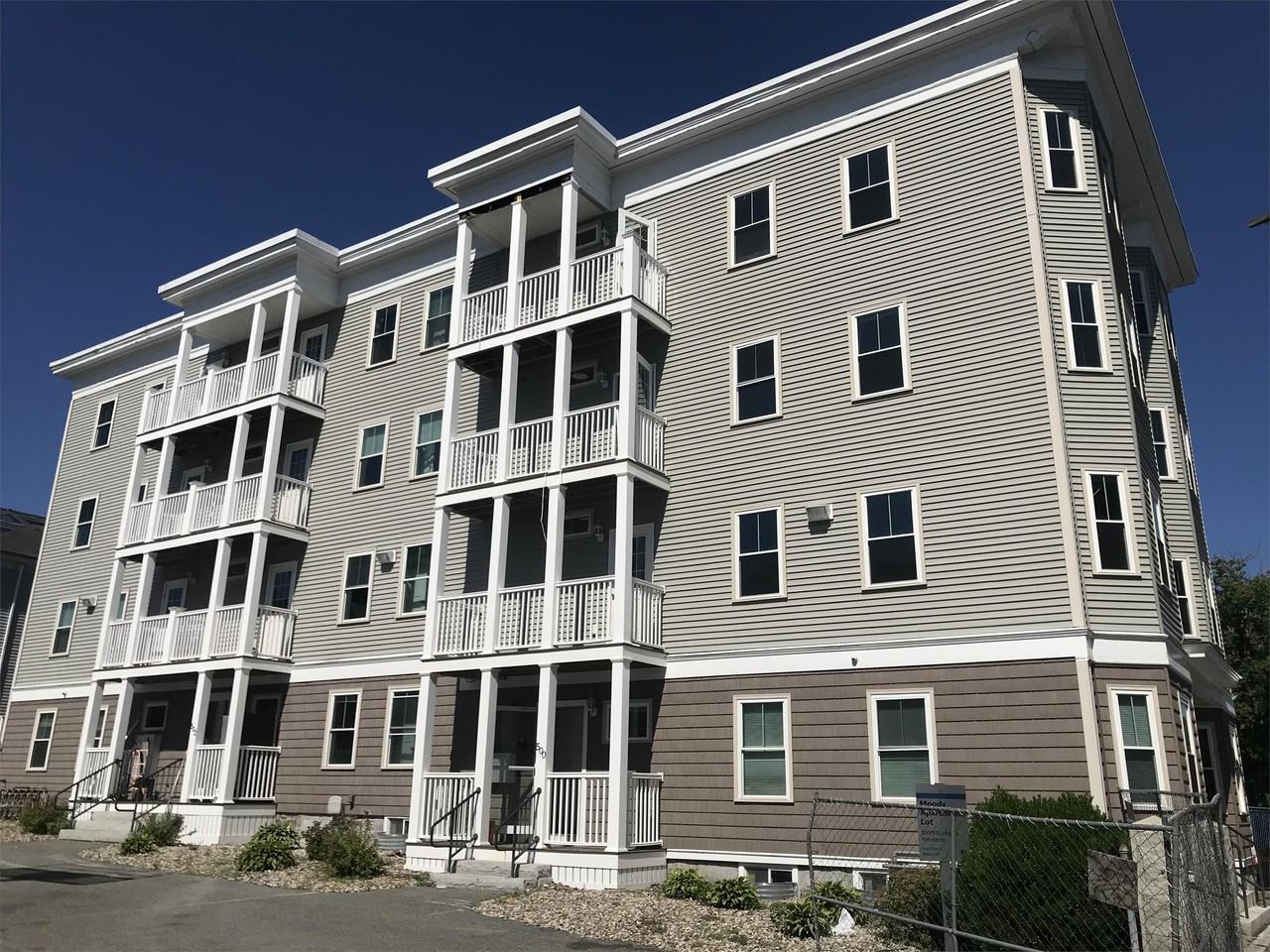 501 Moody St #13