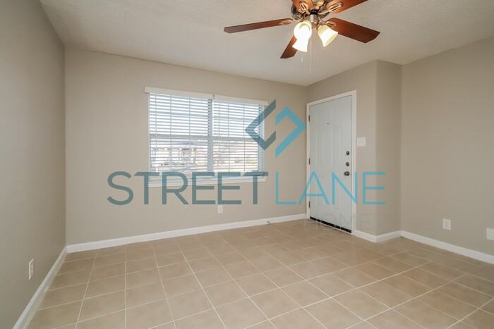 107 Lincoln Ln - Photo 3 of 15