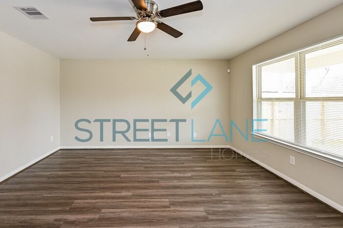 7955 Kenton St - Photo 3 of 15