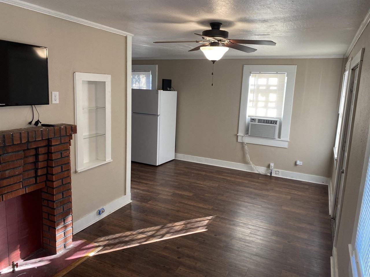 511 Louise St #1 - Photo 3 of 8