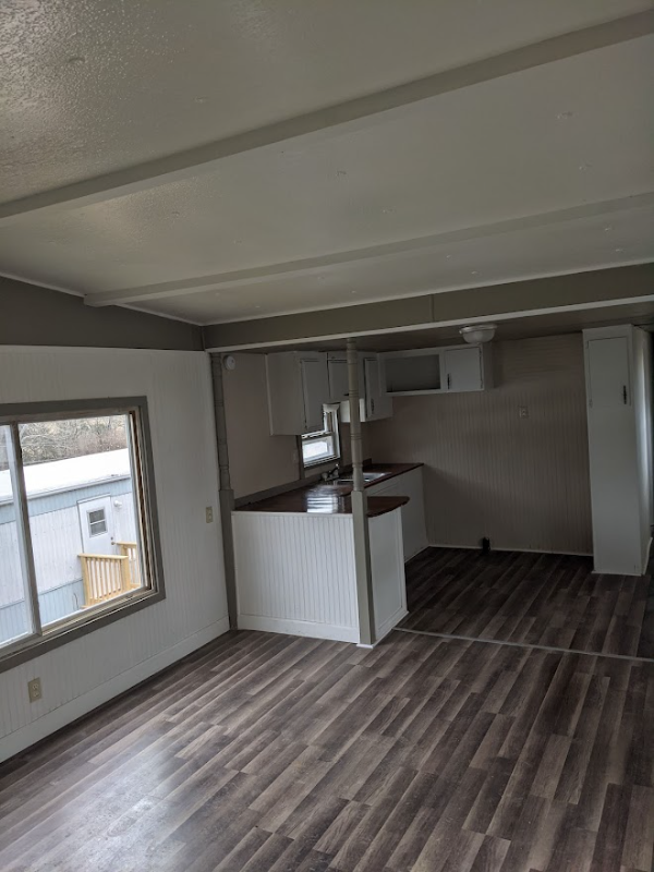 17 Keith Dr - Photo 2 of 8